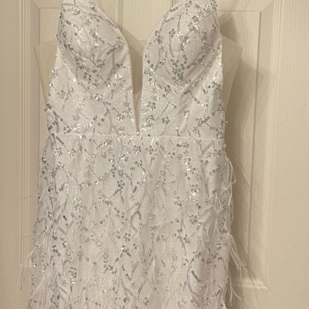 JOVANI White Sequin Feather Dress Size 10 Prom Formal Wedding Strapless Prom